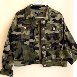 🆕 Crop Camo Jacket Denim